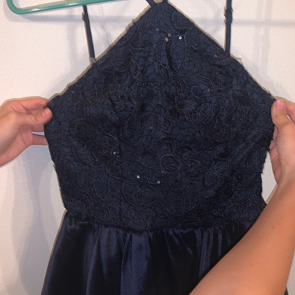 Party/Homecoming dress size 1 - Picture 2 of 4